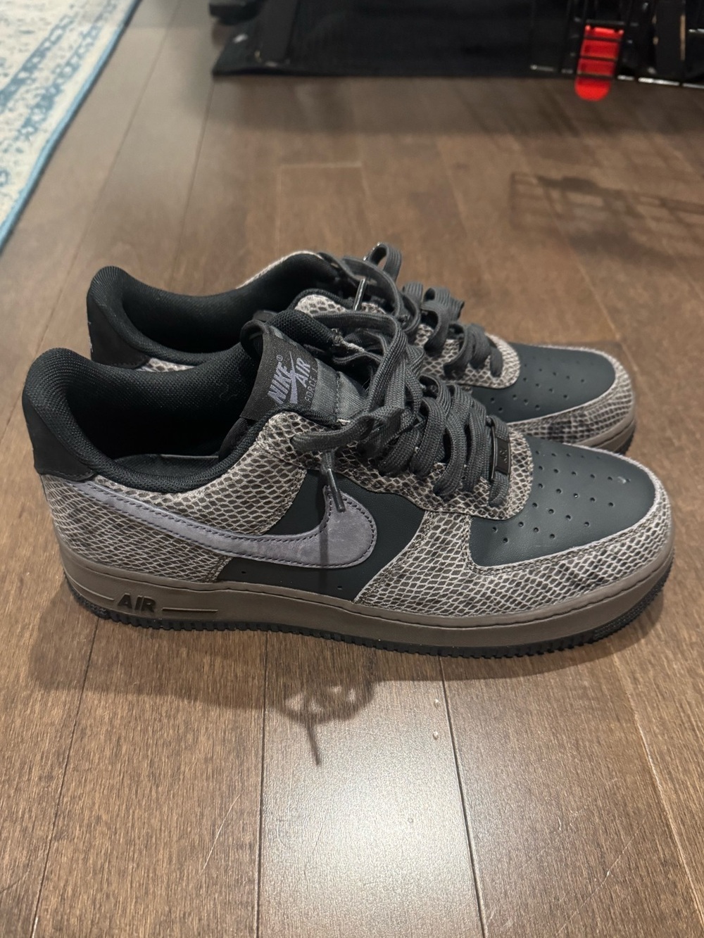 Nike Air Force 1 size 10.5 EUC